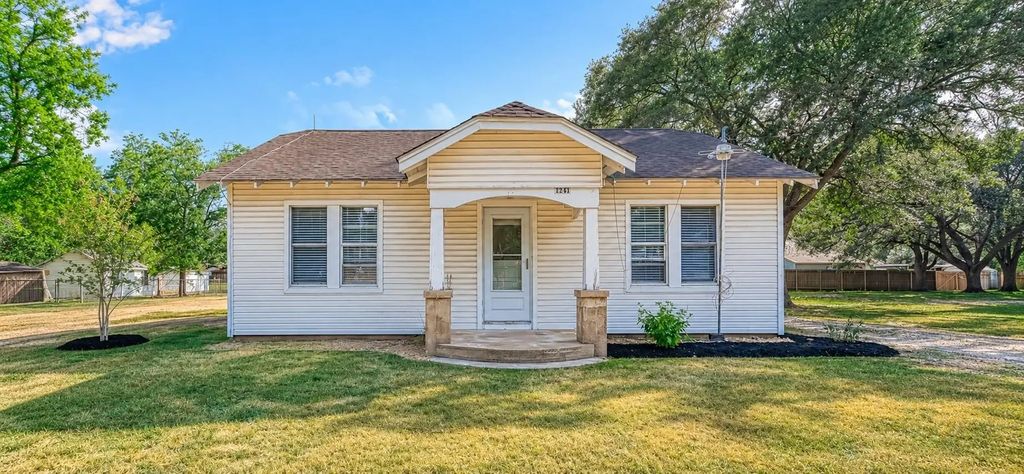 9314 Church Street, Needville