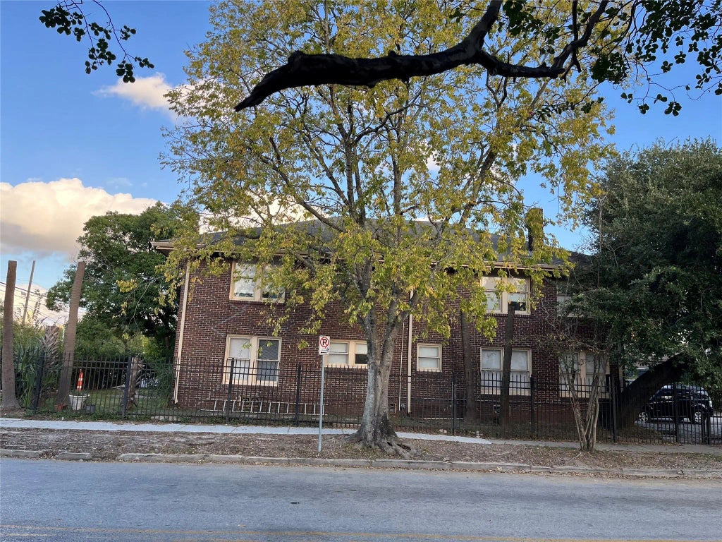 1539 Westheimer Corner, Houston