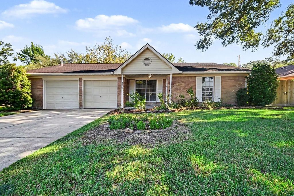 415 Morningside Drive, Friendswood
