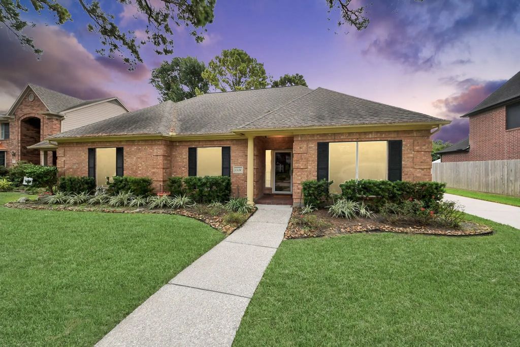 5126 Manorhaven Lane, Houston