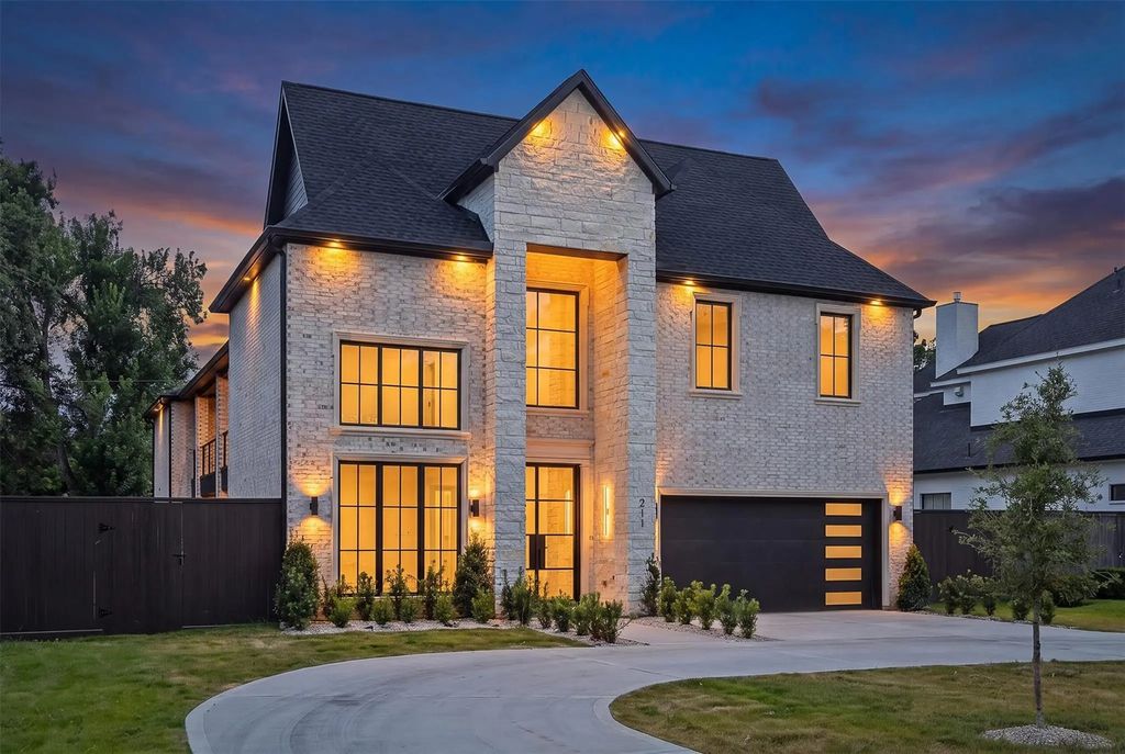211 W 34th Street, Houston