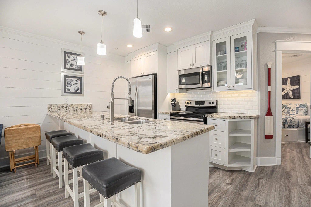 9520 Seawall Boulevard 339/337, Galveston