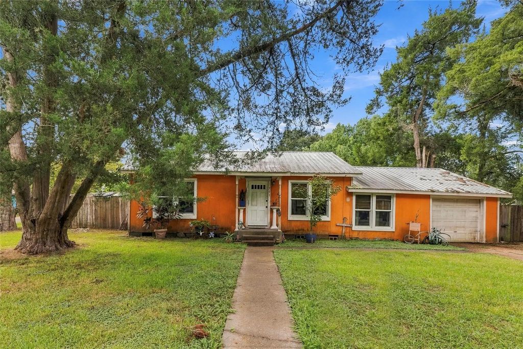 701 W Foley Street, Alvin
