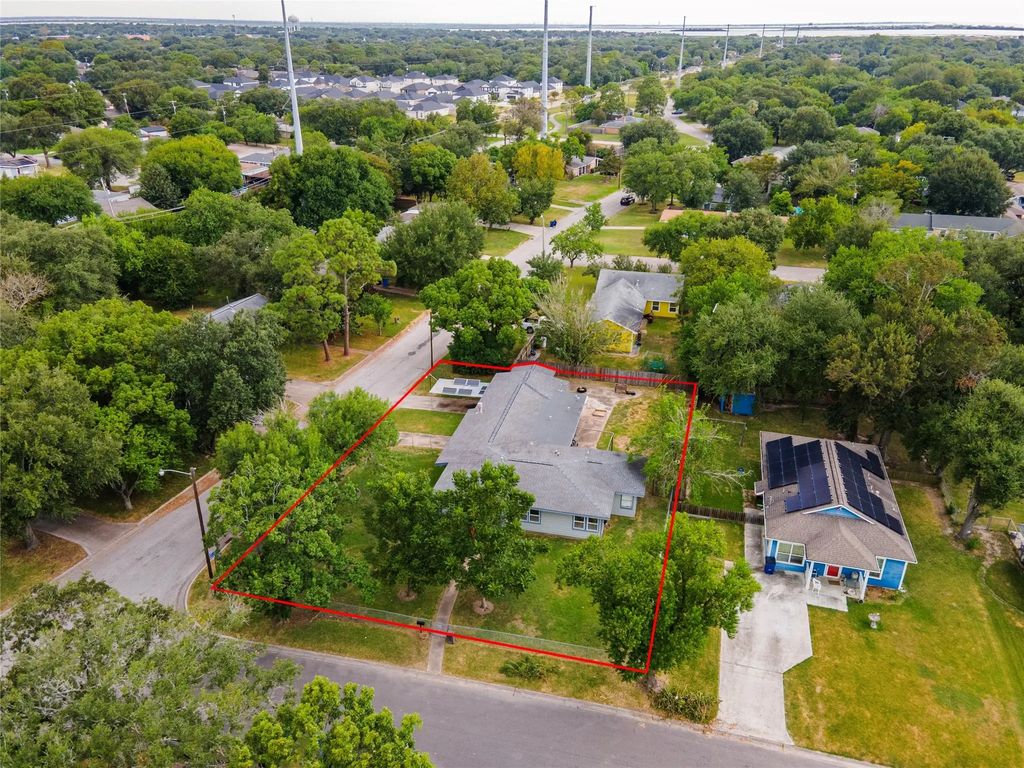 1226 14th Avenue N, Texas City