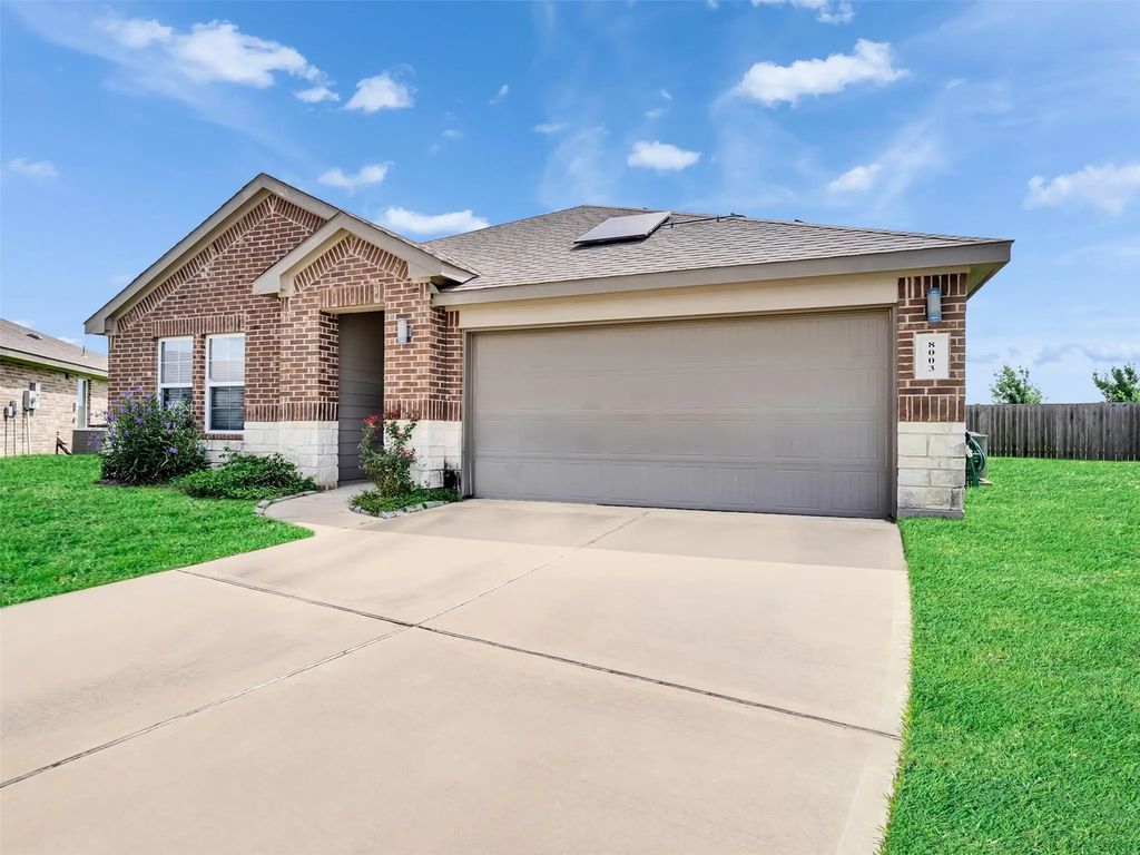 8003 Black Forest Lane, Rosharon