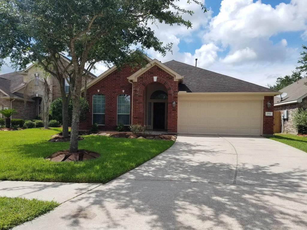 2936 Landing Edge Lane, Dickinson