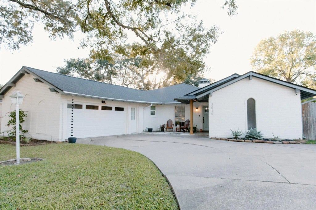 3010 Broadmoor Drive, Sugar Land