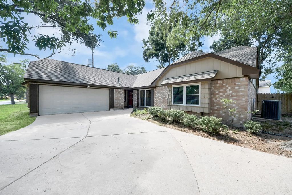 12907 Rolling Valley Drive, Cypress