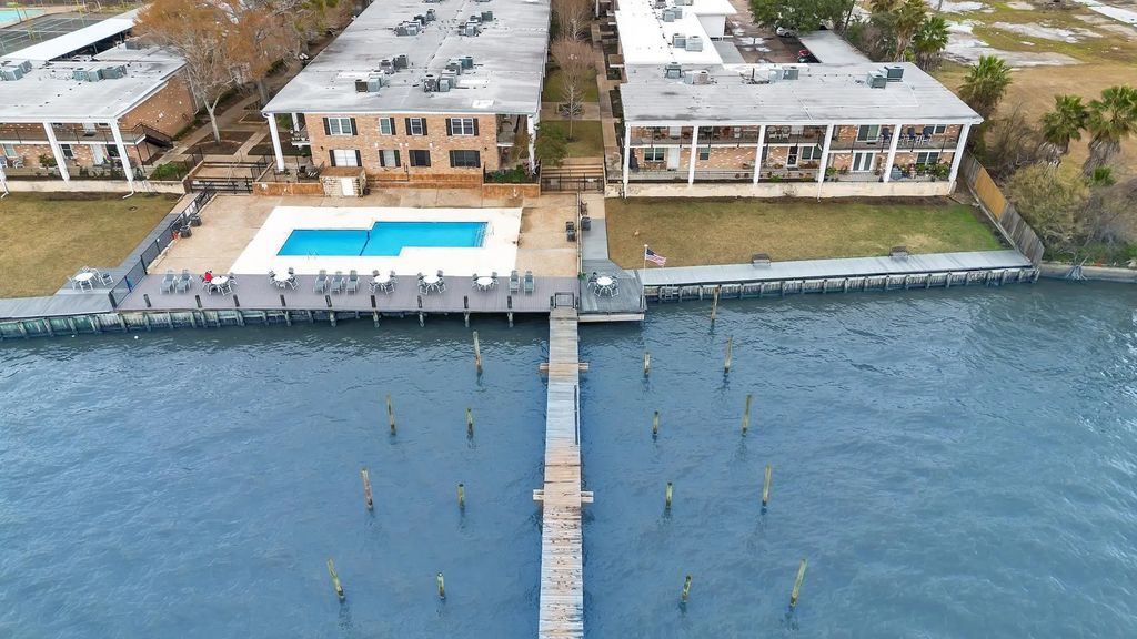 3535 Nasa Rd 1 64, Seabrook