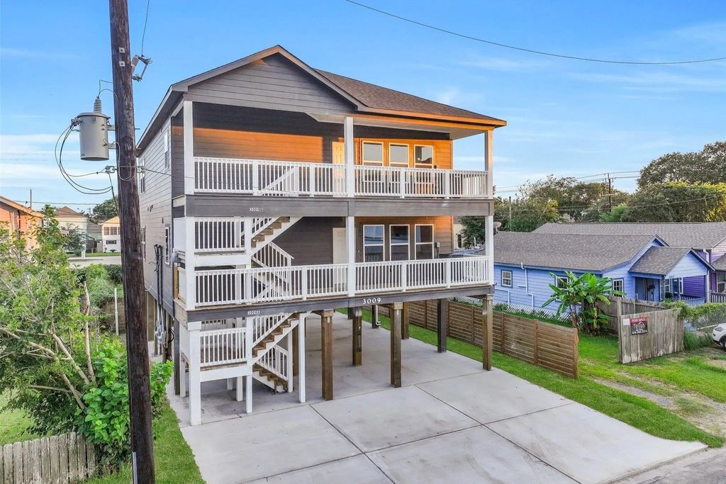 3009 Avenue M 1/2, Galveston