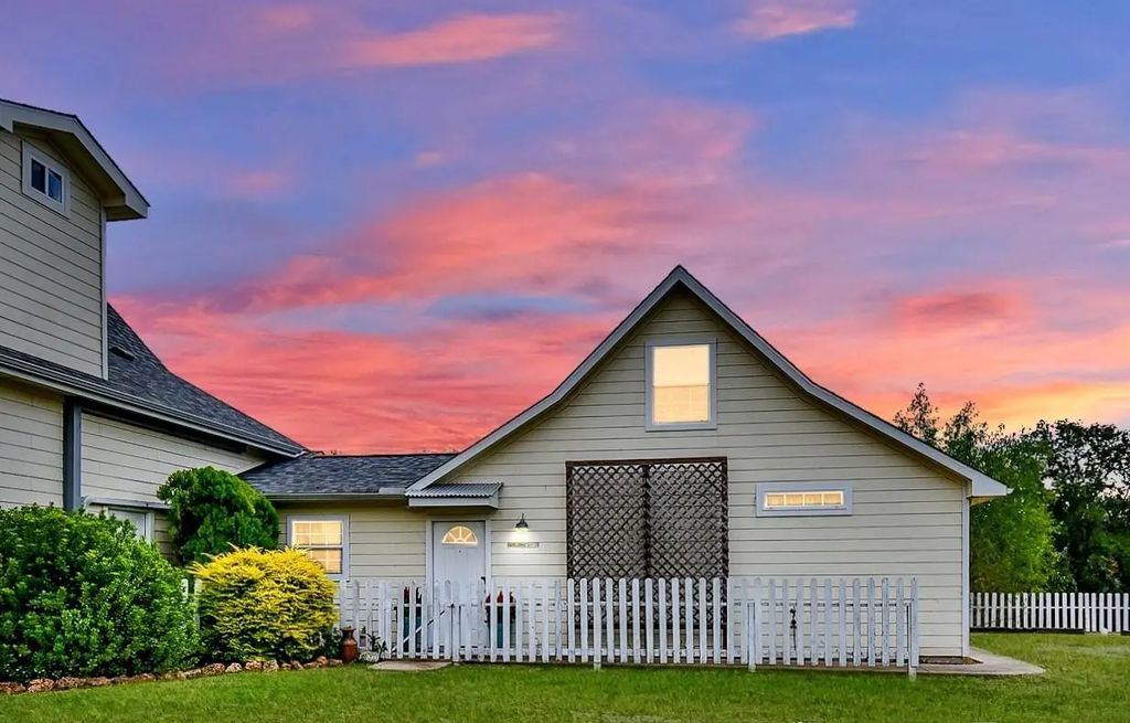 330 N Dixie Drive A, Lake Jackson