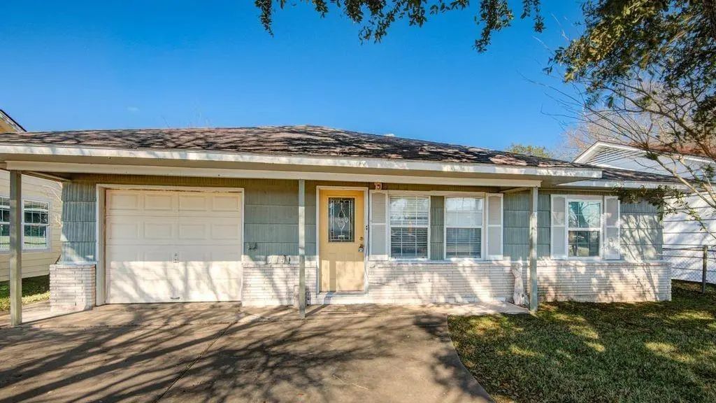714 W 7th Street, Freeport