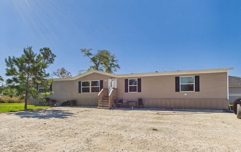 1016 Exotic Pine Drive, Huffman