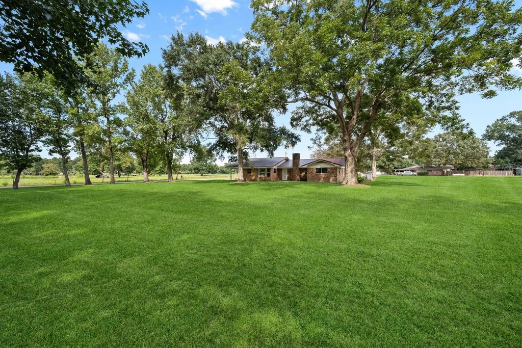 293 County Road 140, Liberty