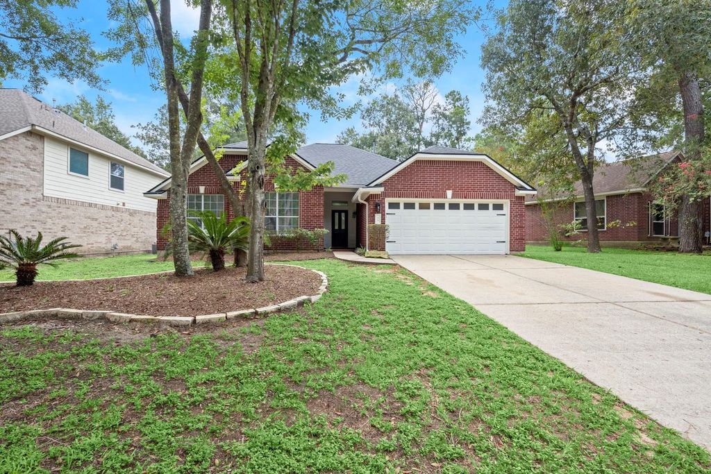 34 S Rambling Ridge Place, Conroe