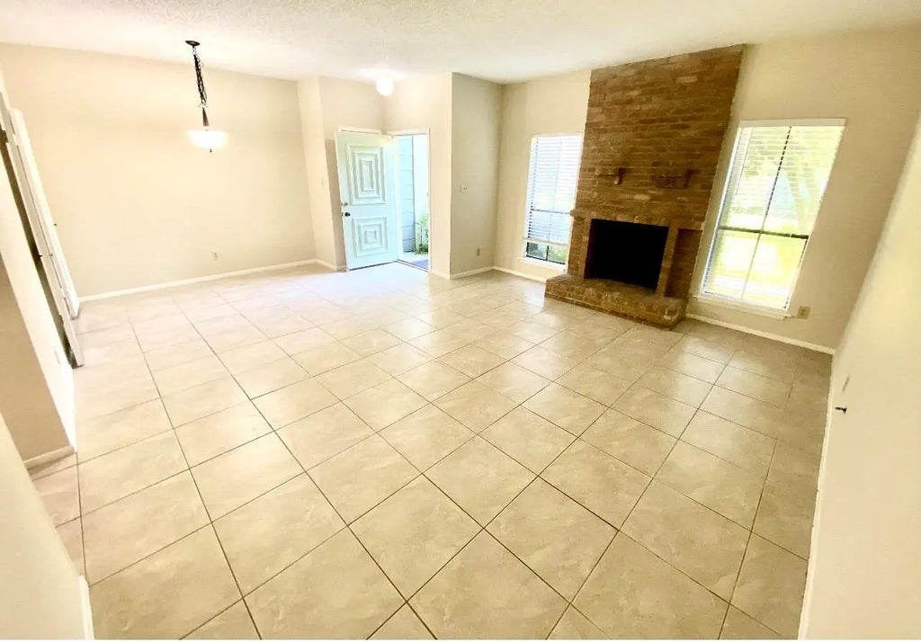 8323 Wednesbury Lane, Houston