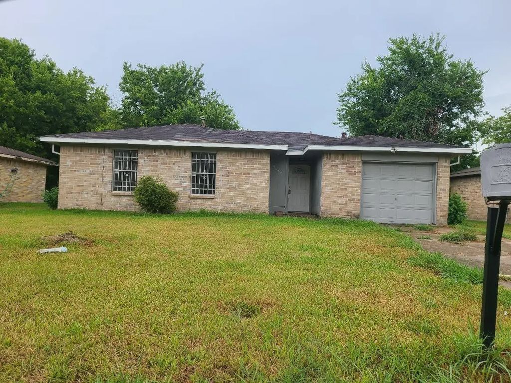 12823 Glenhollow Drive, Houston