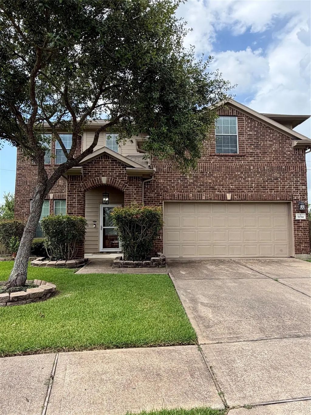 7034 Sun Creek Drive, Hitchcock