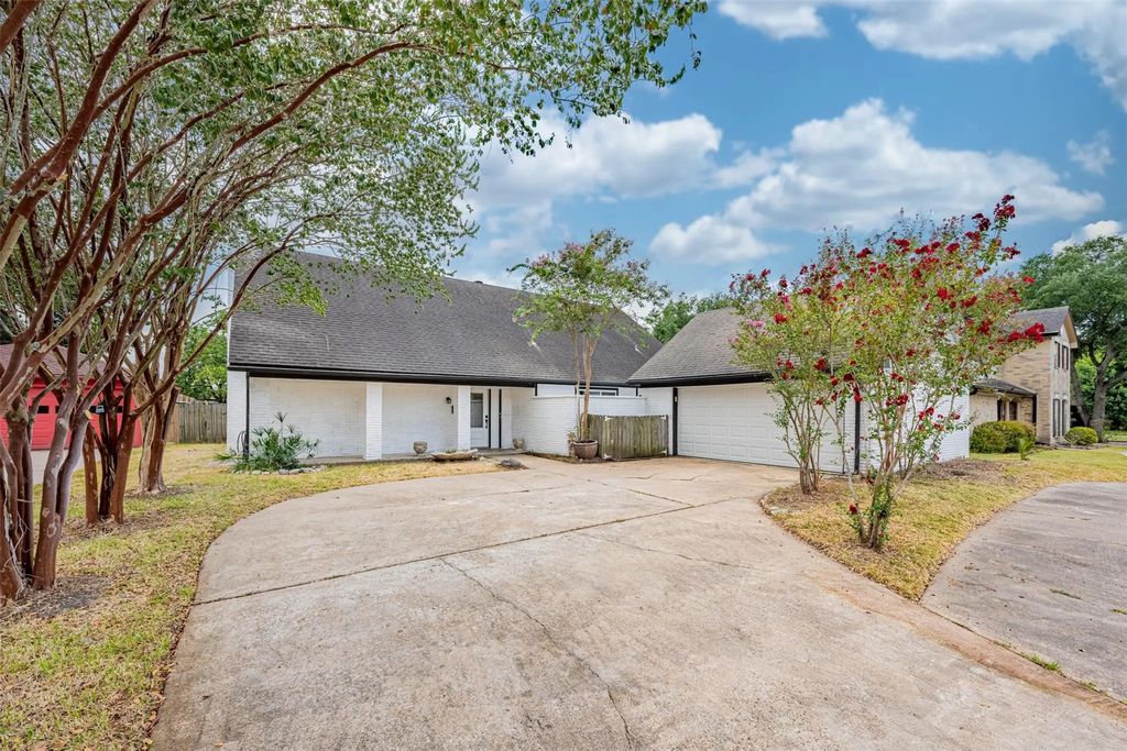 6215 Portal Drive, Houston