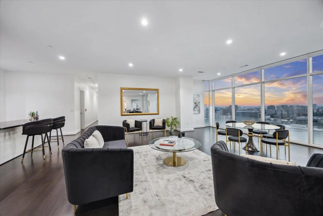 4521 San Felipe Street 2304, Houston