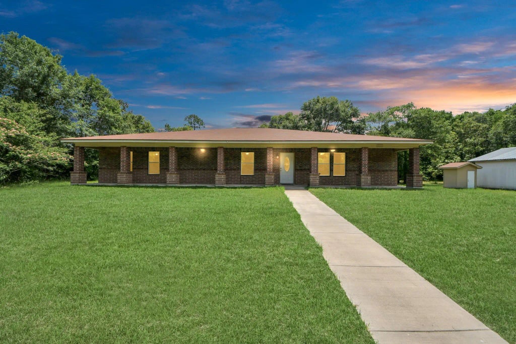 197 County Road 348, Cleveland