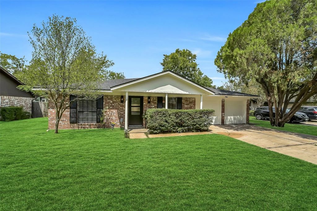 12326 Brandywyne Drive, Houston