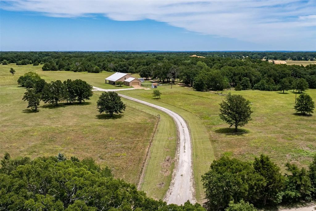 10193 County Road 4240, Kerens