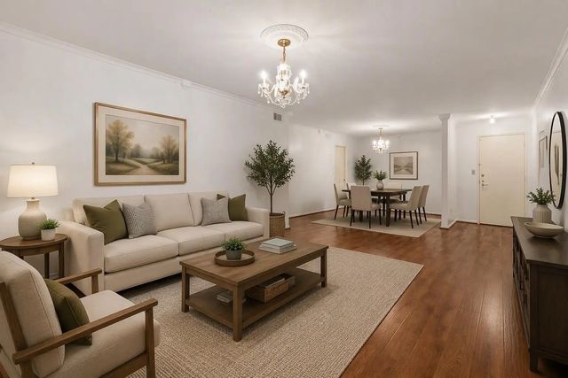 642 S Ripple Creek Drive 642, Houston