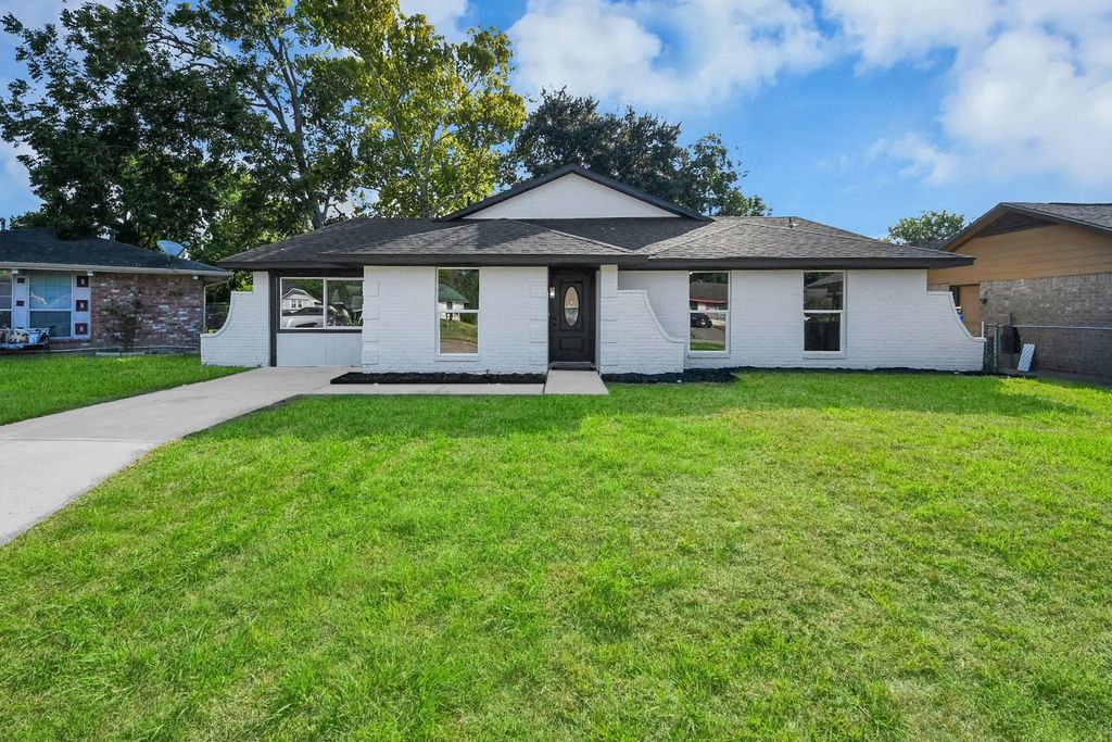 8610 Ardley Circle, Houston