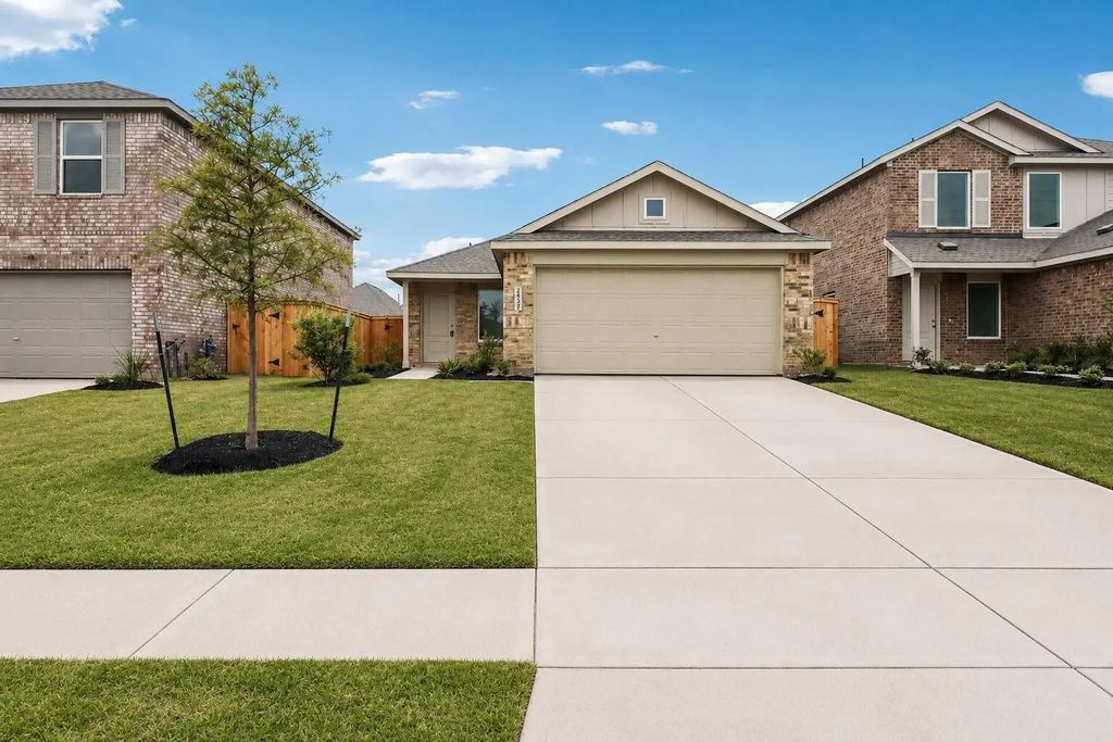 28727 Texas Plains Drive, Hockley