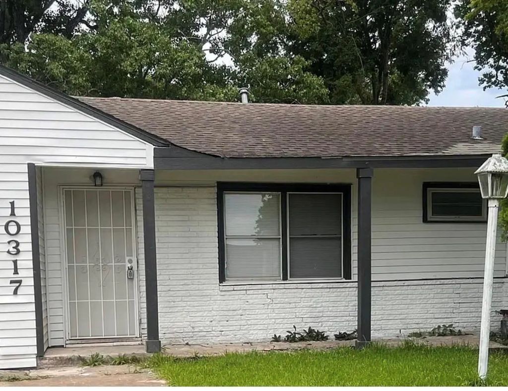 10317 Fairland Drive, Houston