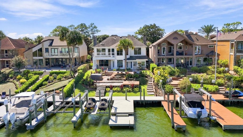 932 Plantation Street, League City