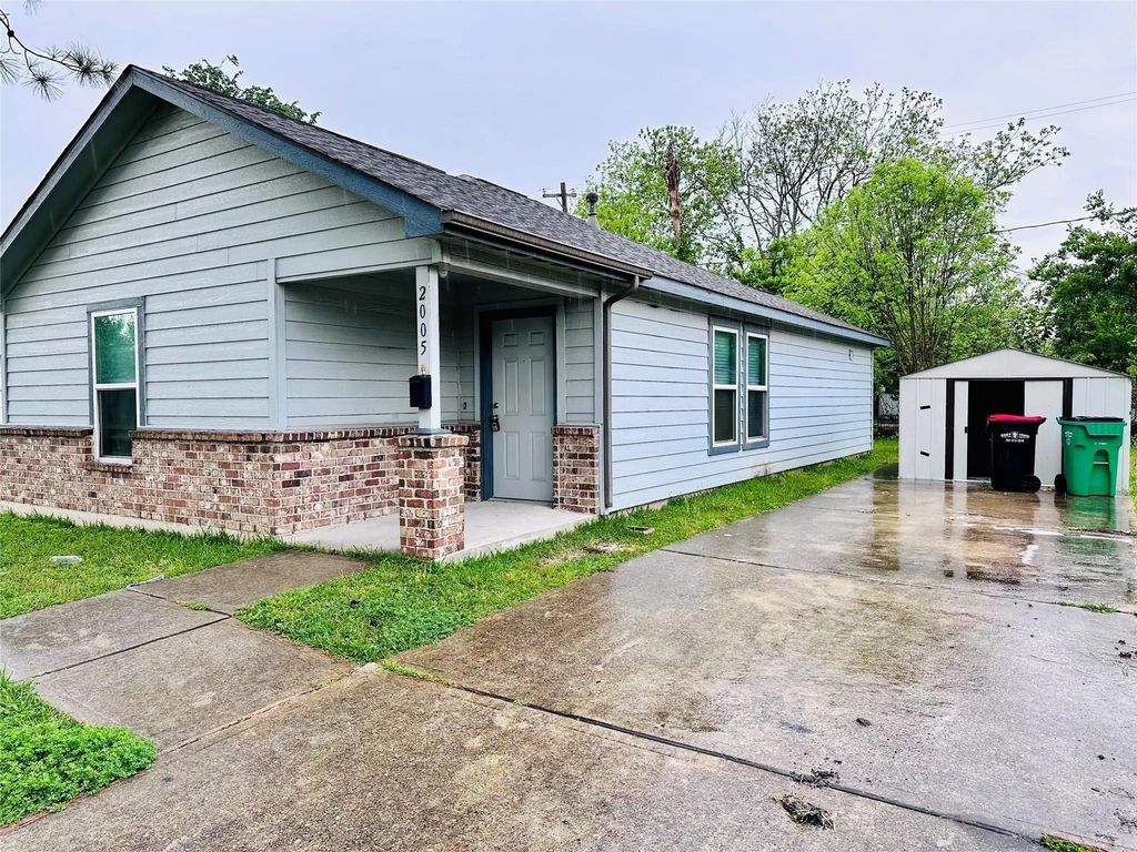 2005 Utah Street, Baytown