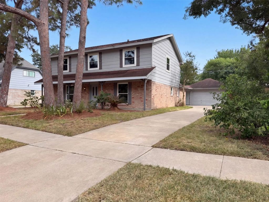 16121 Lakeview Drive, Jersey Village