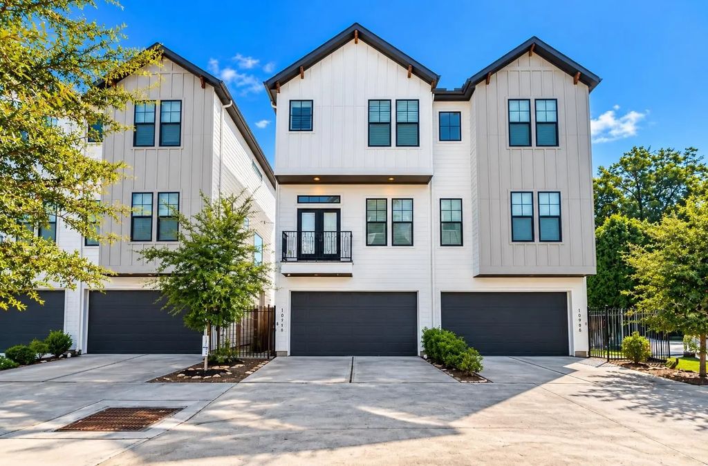10910 Fire Creek Drive, Houston