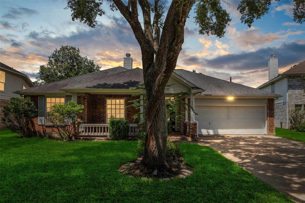 6214 Pebble Canyon Court, Katy