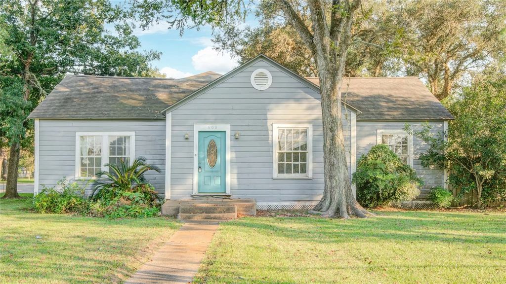 508 E 2nd Street, Sweeny