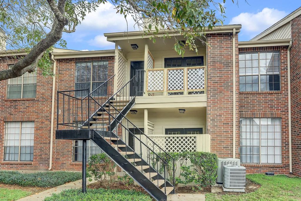 2121 El Paseo Street 1902, Houston