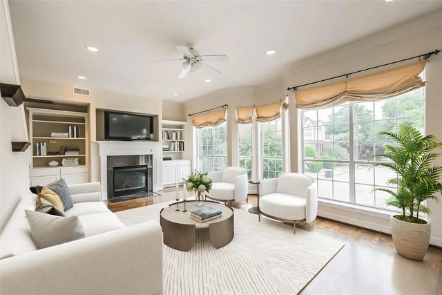 4925 Travis Street, Houston
