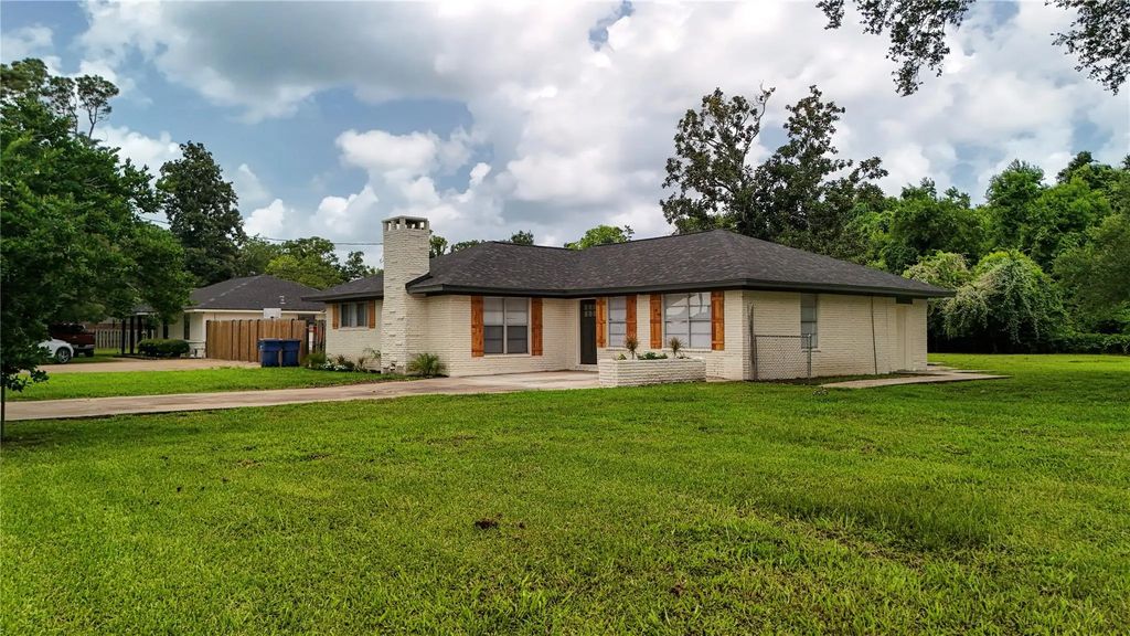 223 Lee Avenue, Jones Creek