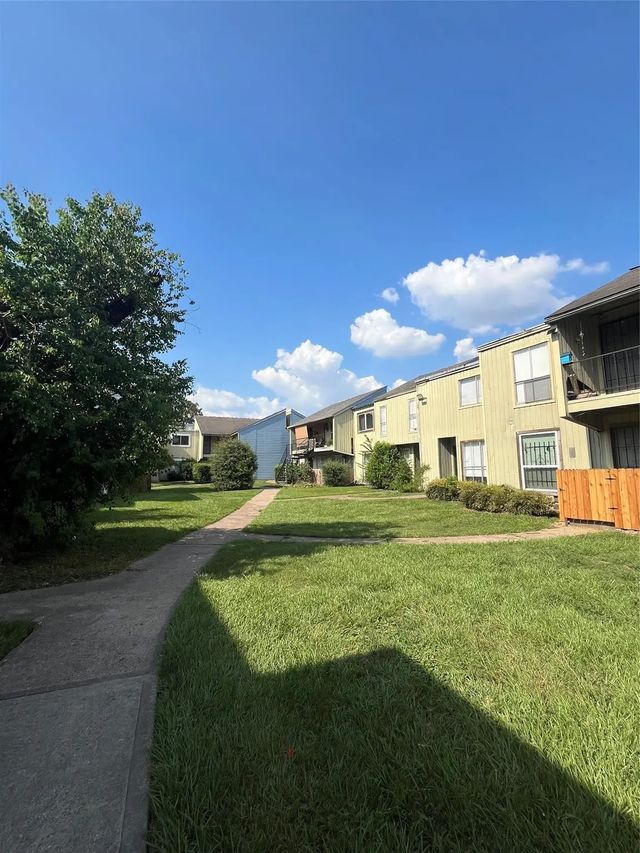 5625 Antoine Drive 1212, Houston