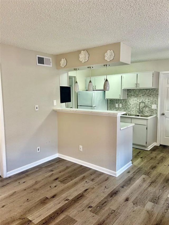 12660 Ashford Point Drive 608, Houston