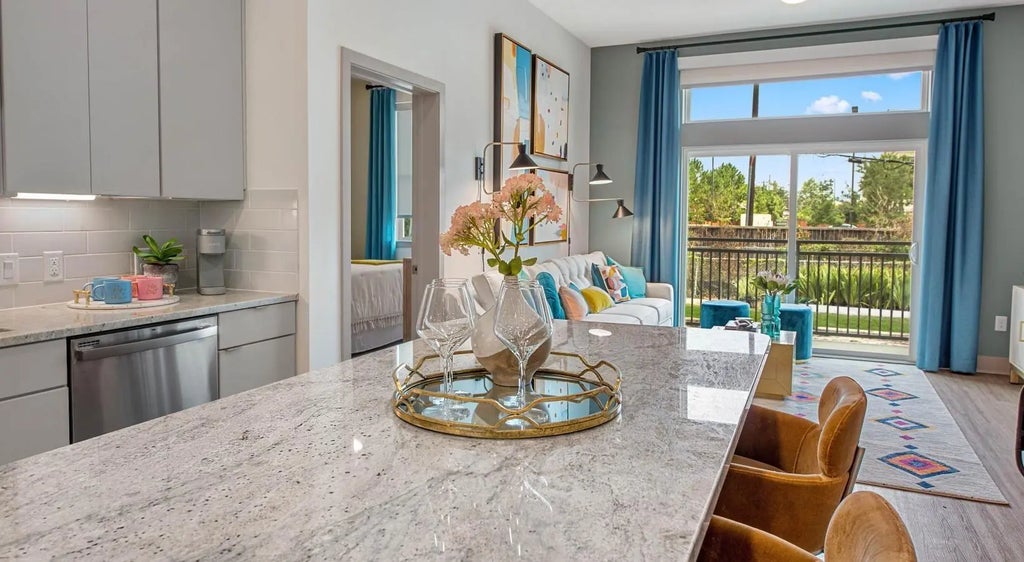 9330 Main Street 150, Houston