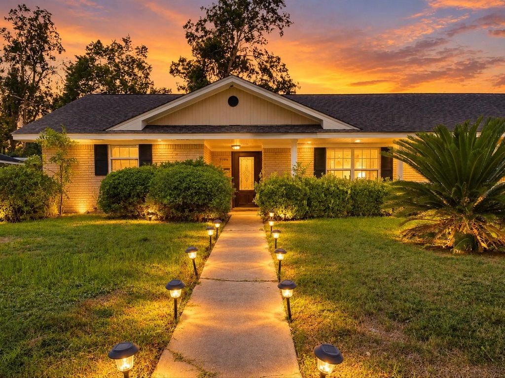 2104 French Place, Baytown