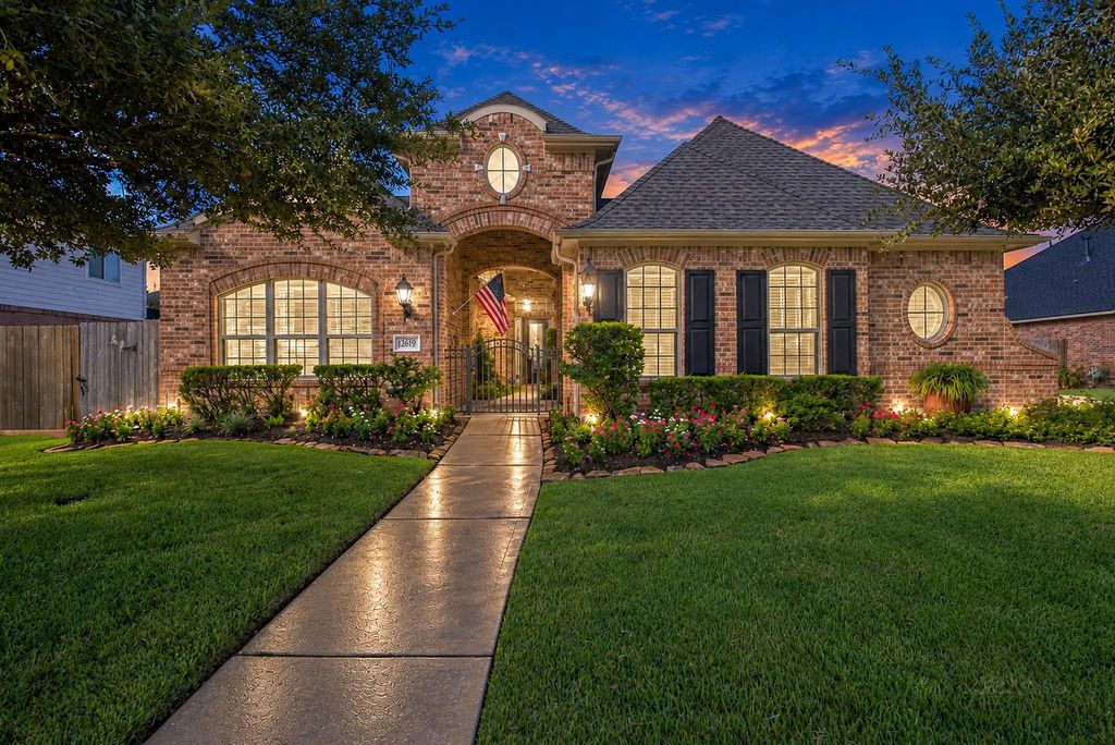 12619 Mossy Ledge Drive, Tomball