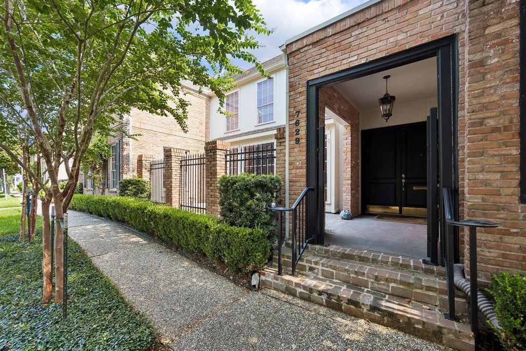 7629 Del Monte Drive, Houston