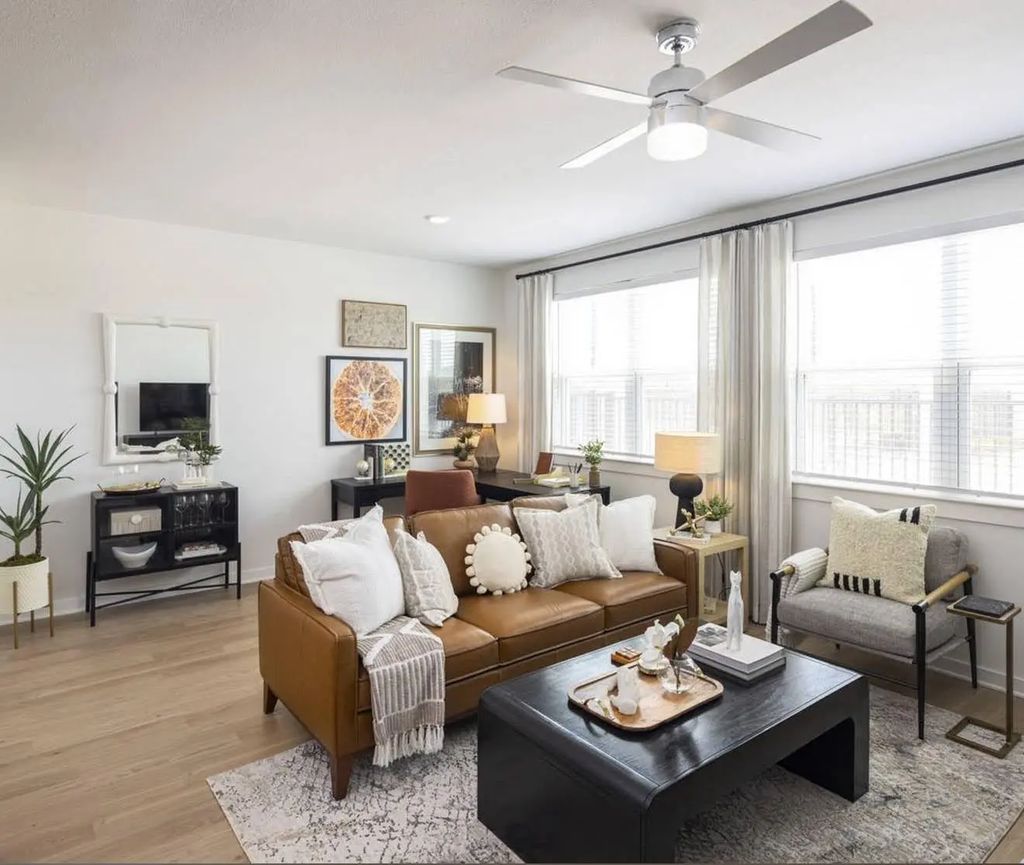 10203 Karsten 3211, Rosharon