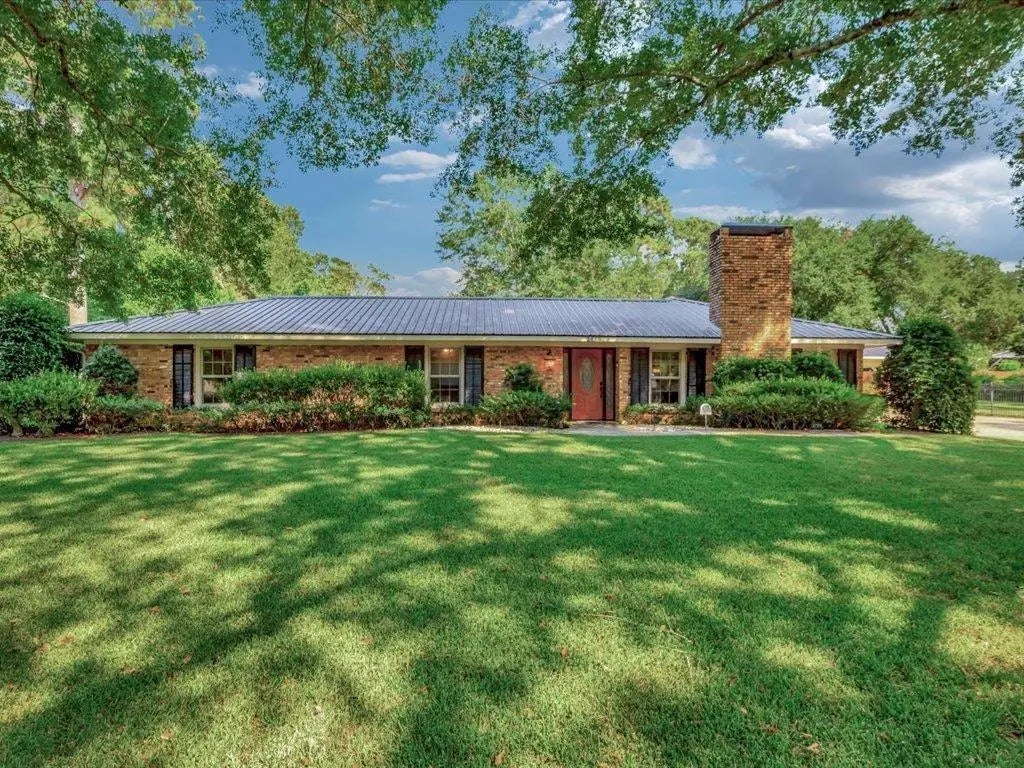 2810 Colonial Drive, Nacogdoches