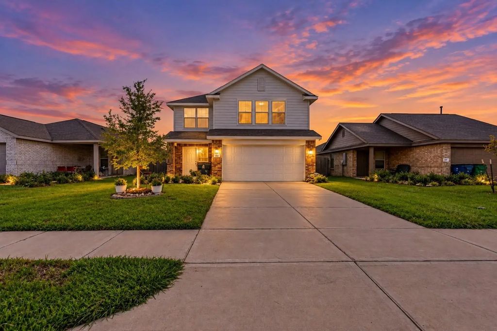 215 Bennett Loop, Angleton