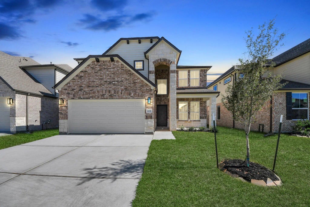 12038 Maple Oak Drive, Houston
